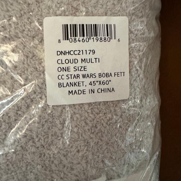 Barefoot Dreams CozyChic Star Wars Boba Fett Throw Blanket - Picture 5 of 11